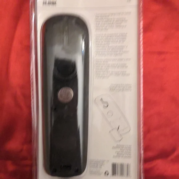 Magnet & Hook LED Flashlight - Picture 3 of 4